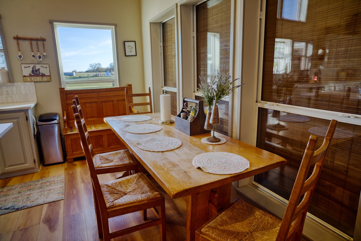 Dining nook