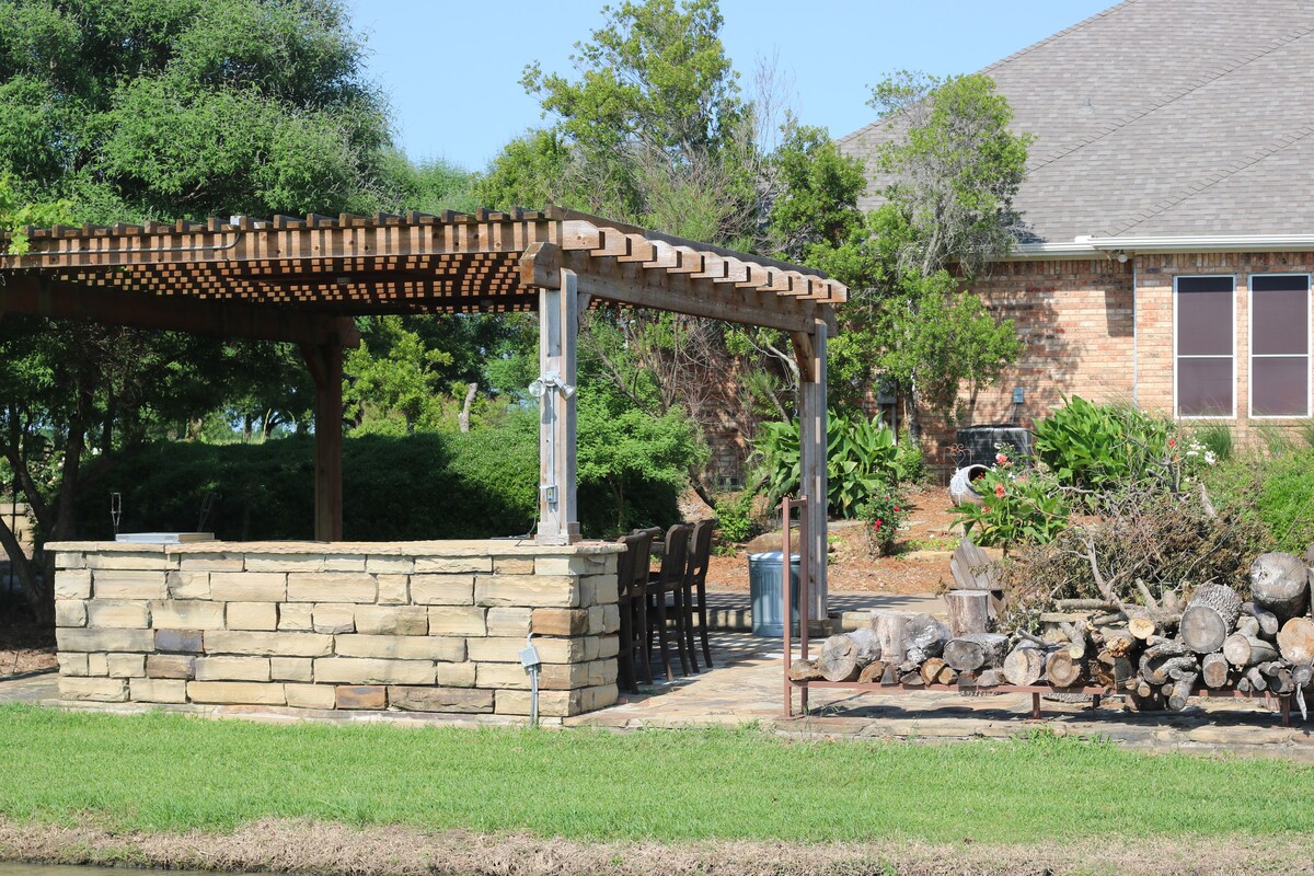 Pergola bar